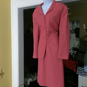 Suits me ladies 2 peice skirt suit